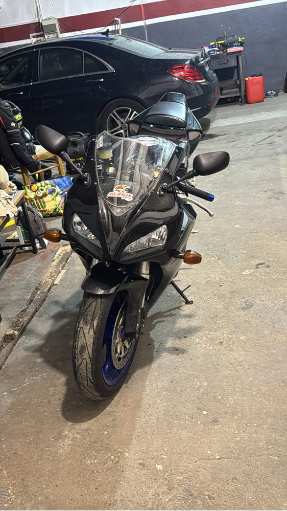 CBR 1000 RR em muito bom estado