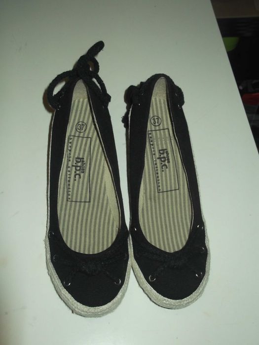 półbuty, koturn, sportowy wygląd, możliwość wiązania sznurkiem, bpc