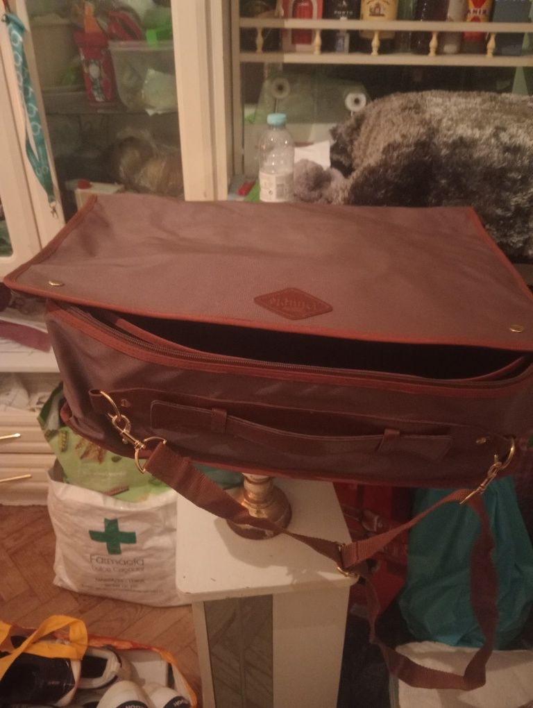 Malas e bolsas como novas