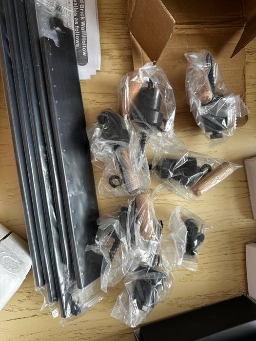 Фурнітура для підвісних дверей