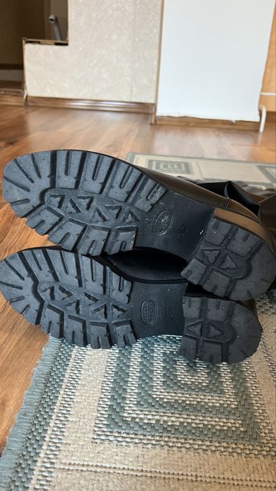 Ботфорди чорні шкіряні