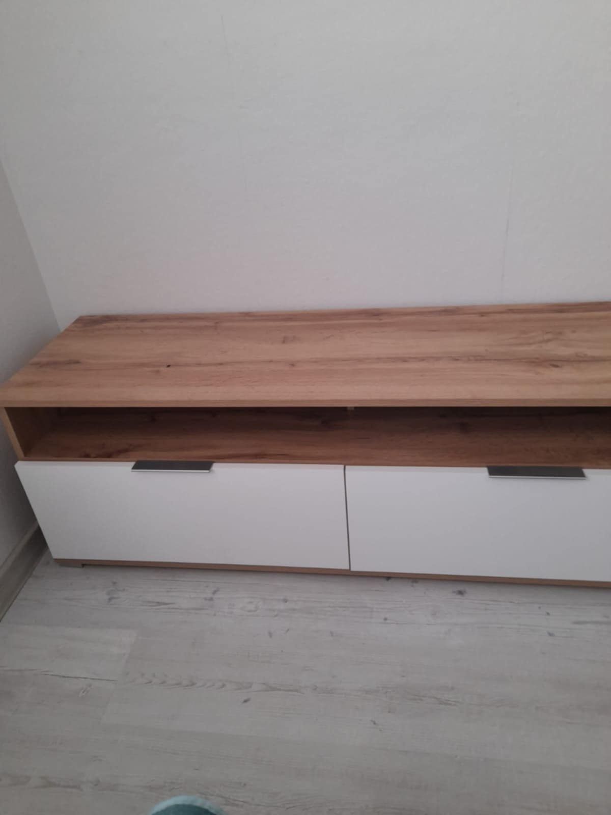 Szafka RTV z dwoma szufladami ZELE 135 cm dąb wotan/biały połysk ŻNIN