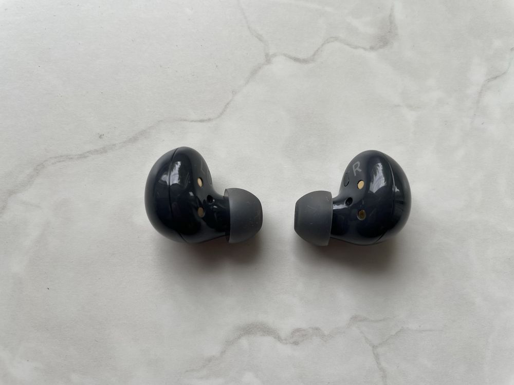 Оригінальні навушники Galaxy Buds 2 Graphite ідеал стан USA