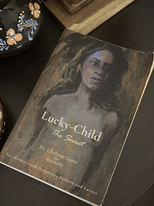 Книга Lucky-Child : The Secret Chelinay Gates