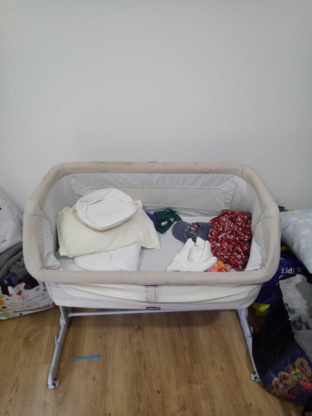 Cama Next2Me Chicco e Cadeira de Repouso