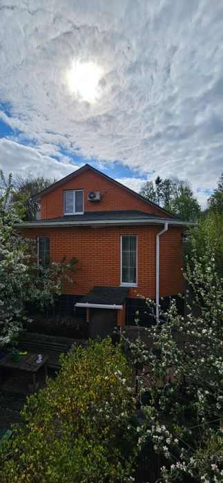 Продажа будинку в центрі с. Старі Безрадичи, Обухівський район