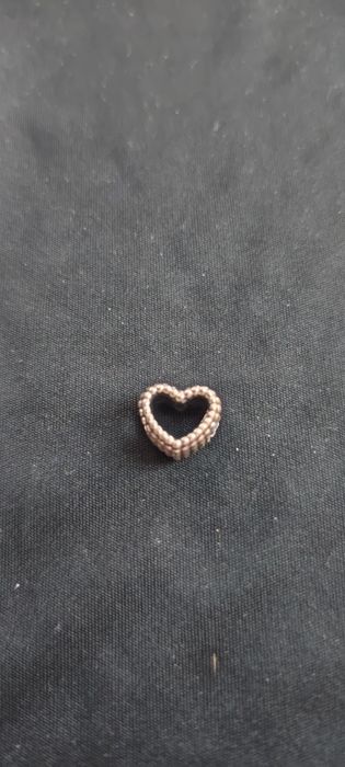 Charms Pandora serce