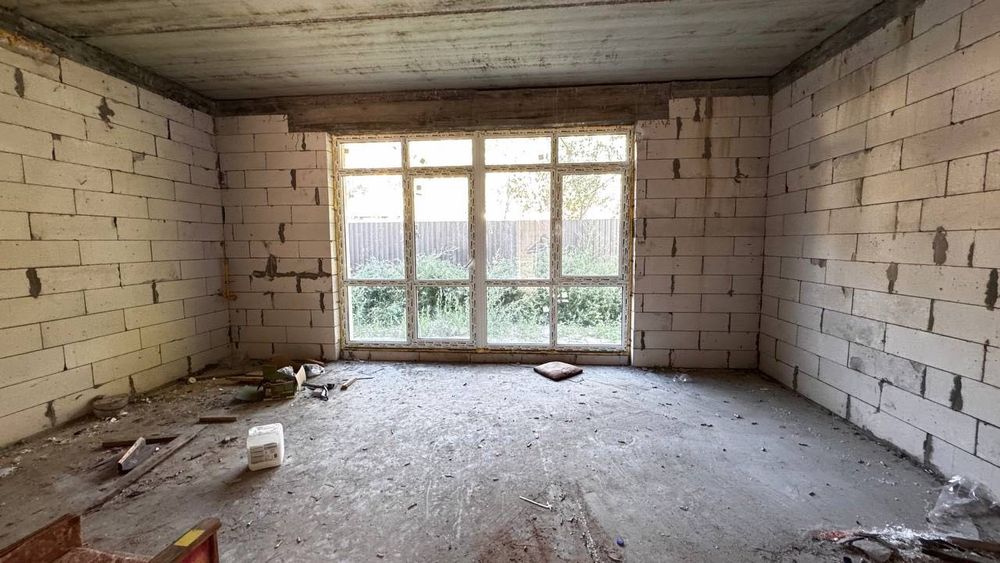 Акція! Дуплекс у Бучі -85000$. Газ, балкон, тераса, власний дворик.