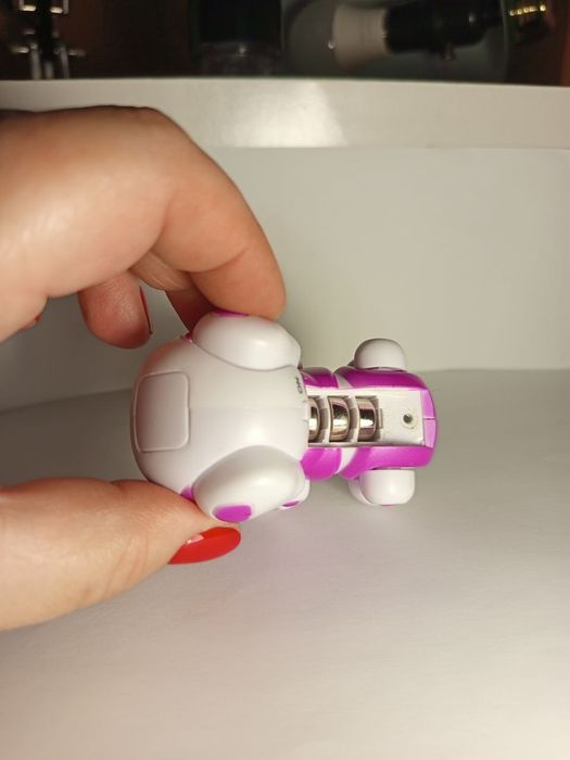 Робот- песик на колесиках. Польща. Оригінал. Працює на батарейках.