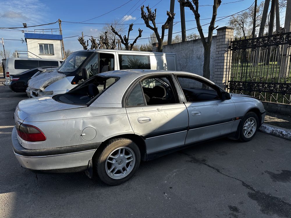 Продам авто Оpel Omega b 2.0 16v x20xev 1998 після ракетного удару