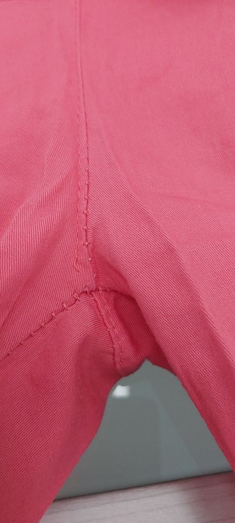Spodnie z materialu  letnie rurki  vintage rozowe z kokardka S biodrow