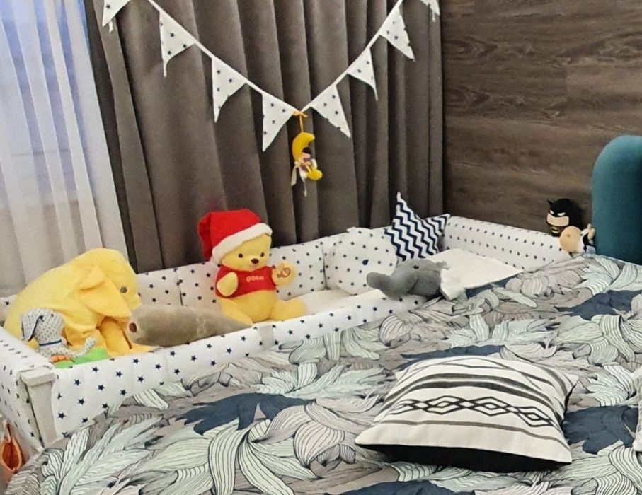 Борти на ліжко, білі в зірочки 7 шт. ( ціна за всі)