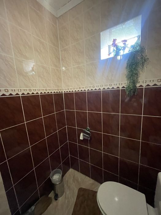 Продам  2 поверховий будинок + будинок для гостей поряд смт Східниця .