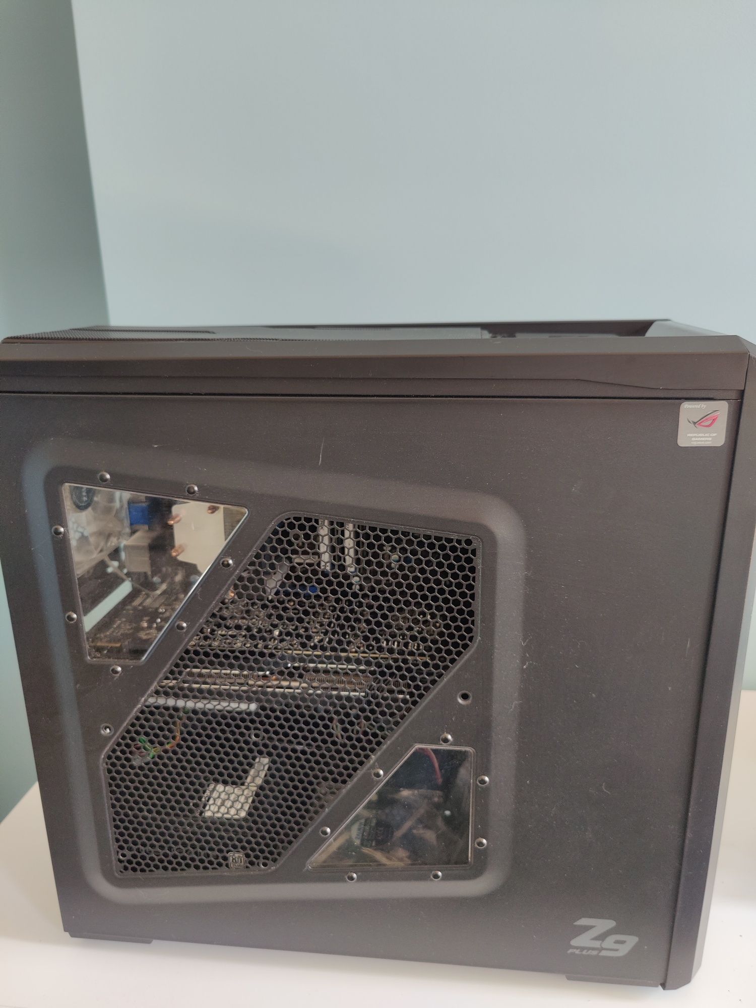 Продам игровой компьютер core i7 3770k, 8 gb ОЗУ, 4 Тб, xfx r9 280 3g