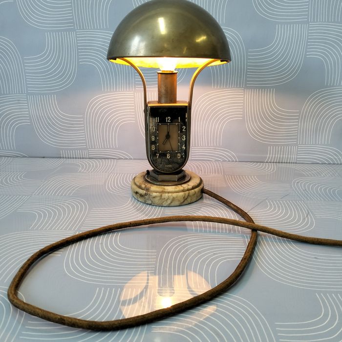 Lampa gabinetowa z zegarem unikat