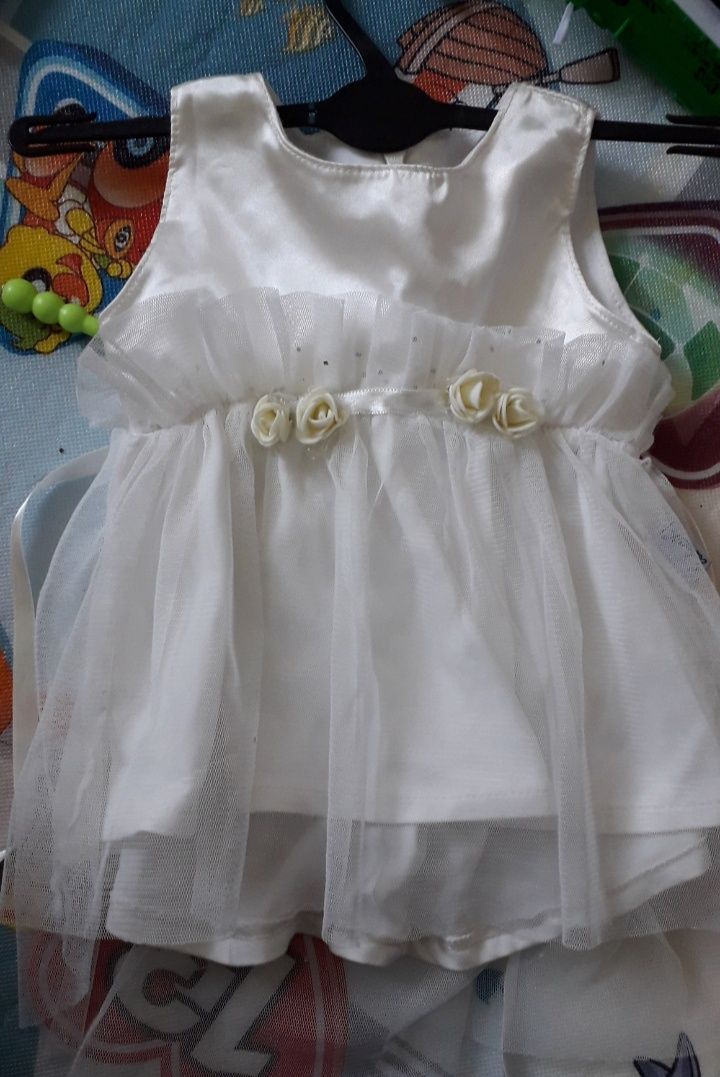 Sukienka biała elegancka chrzest na ramiączkach 62