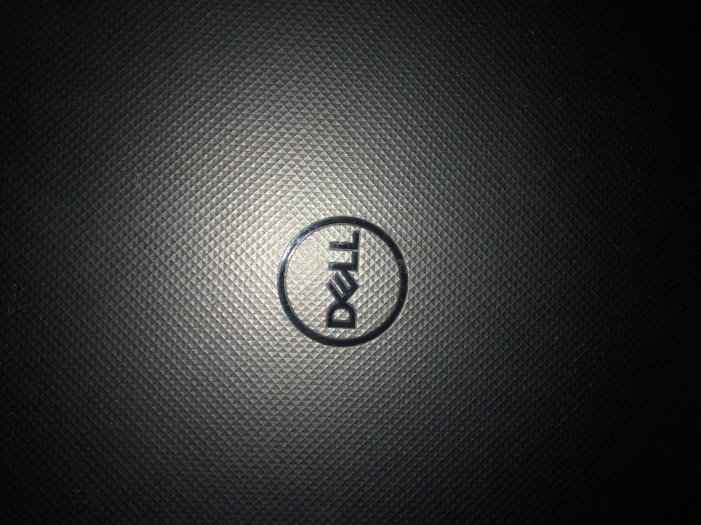 Laptop DELL w idealnym stanie