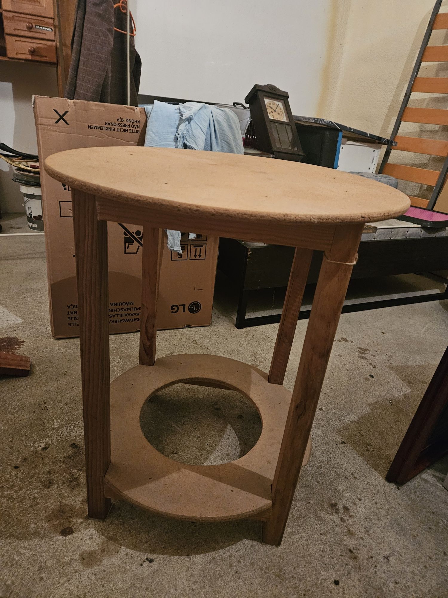 Mesa circular de madeira