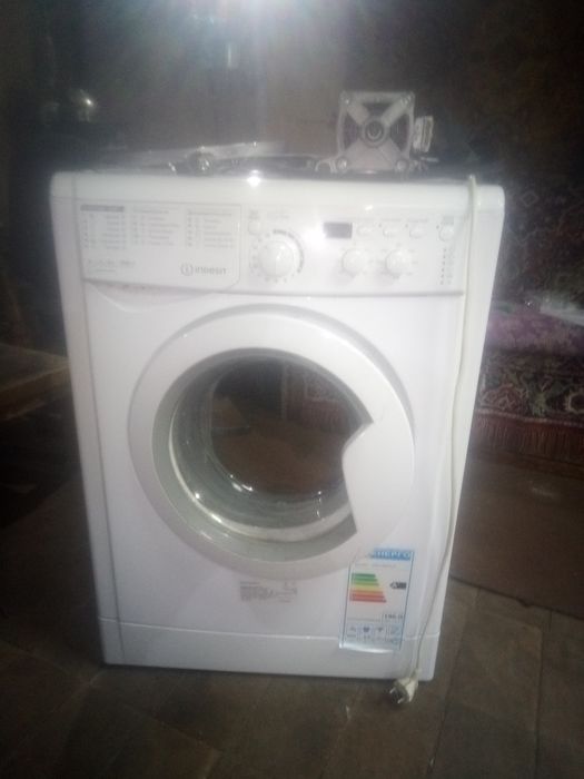 Пральна машина INDESIT