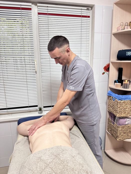 Лікувальний масаж при остеохондрозі,протрузіях та сколіозі!