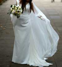 Minimalistyczna suknia ślubna maxima