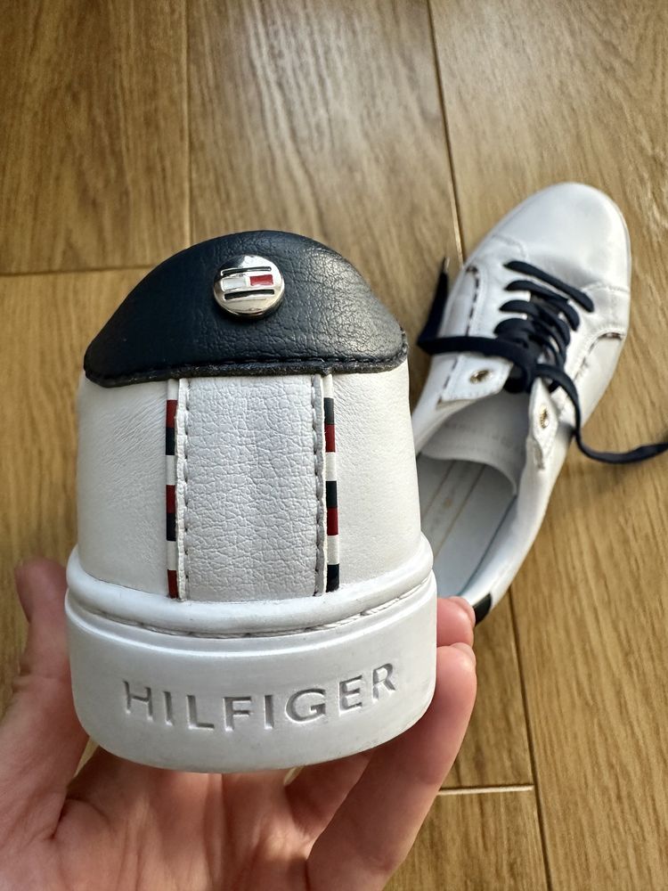Białe buty damskie trampki sneakersy Tommy Hilfiger