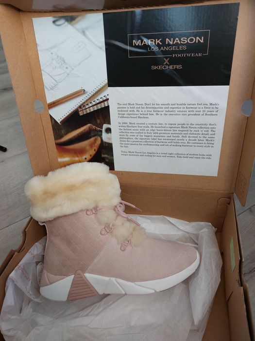 Зимові черевики SKECHERS натуральним хутром 39-40 р