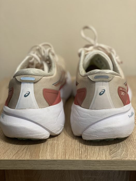 Чоловічі бігові кросівки