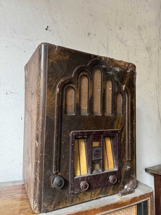 Radio lampowe z lat 30. XX wieku - styl art déco, do renowacji