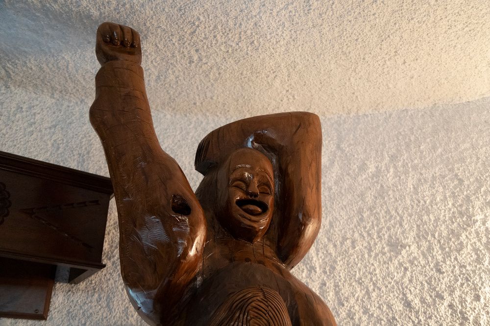 Escultura exclusiva mundial de grandes dimensões!