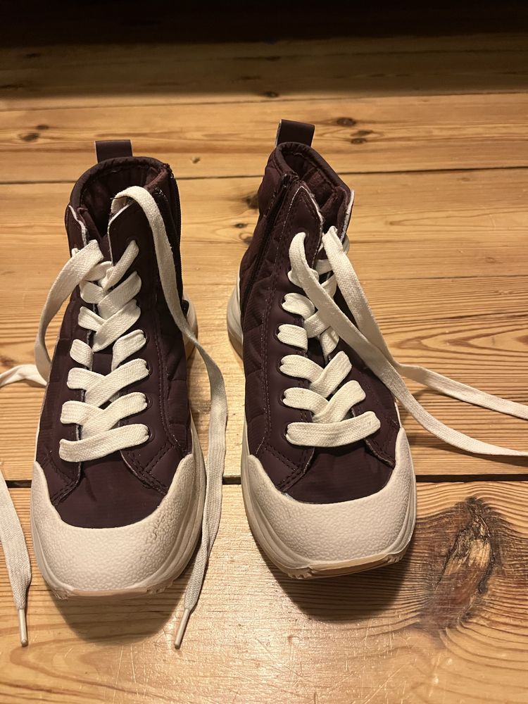 Sprzedam buty zimowe Zara