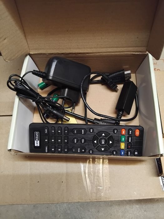 Спутниковый тюнер новый !