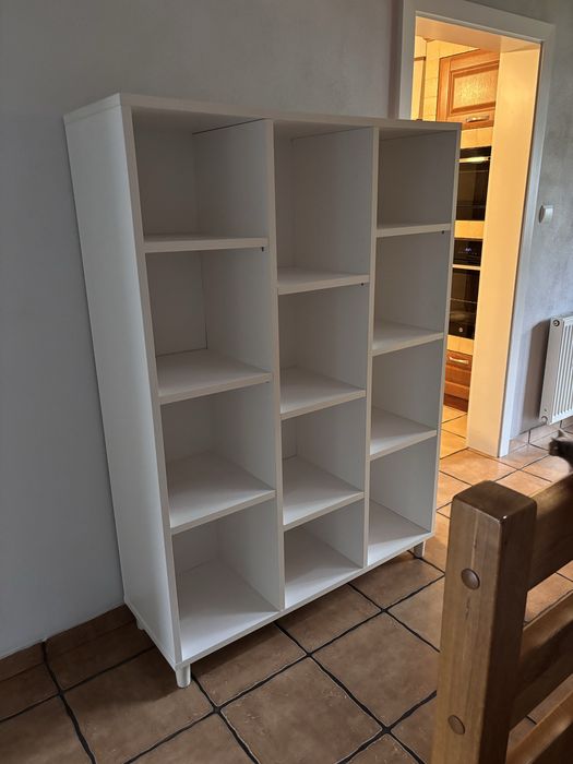 Regał na kaiążki Vox