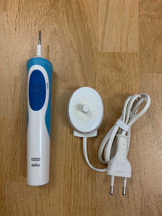 Електрична зубна щітка Oral B Vitality