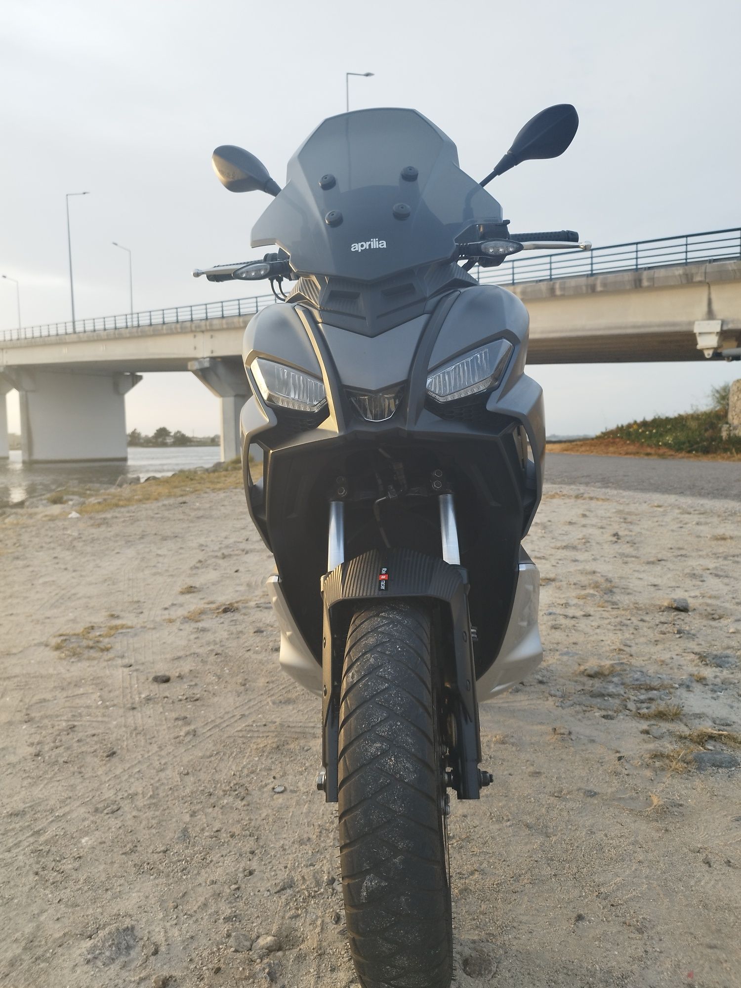 Aprilia sr gt (125)