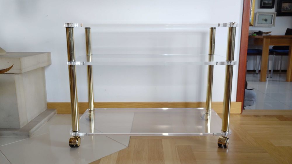 Włoski stolik mobilny z pleksi, Plexiglas.Lata 70