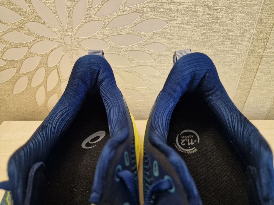 Чоловічі кросівки Asics Novablast 4 розмір 44