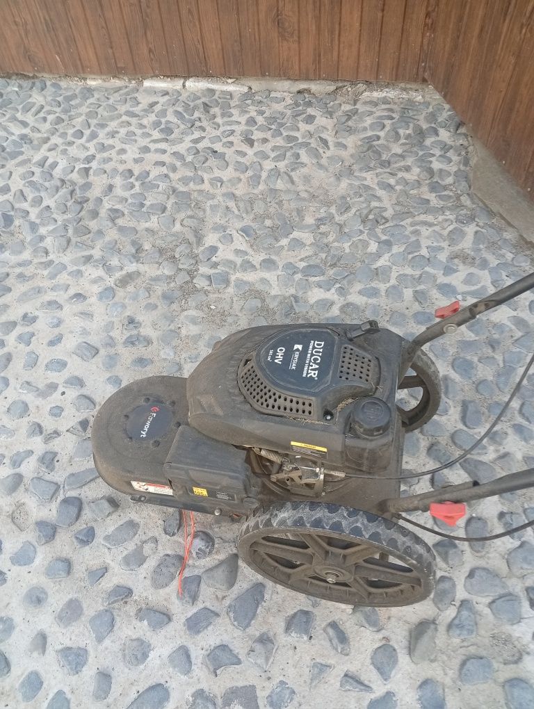 Kosiarka rotacyjna spalinowa