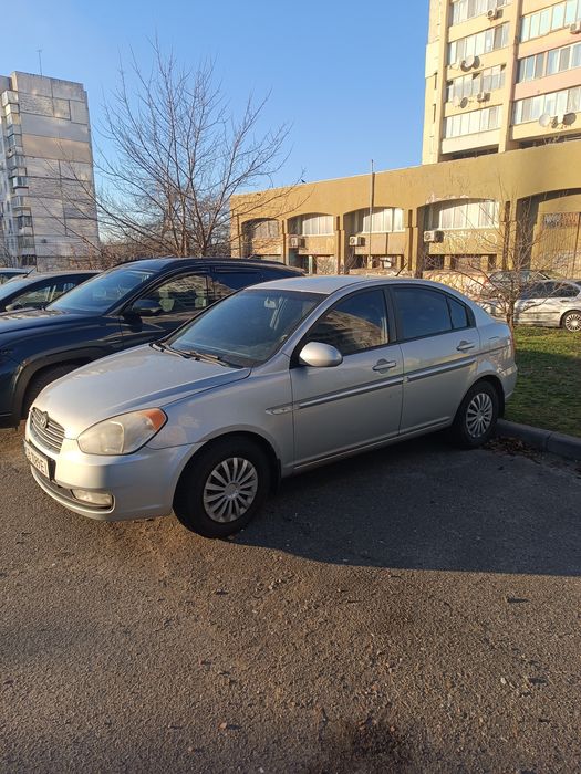 Хюндай акцент 
https://m.olx.ua
Продаж Hyundai Accent - Київ