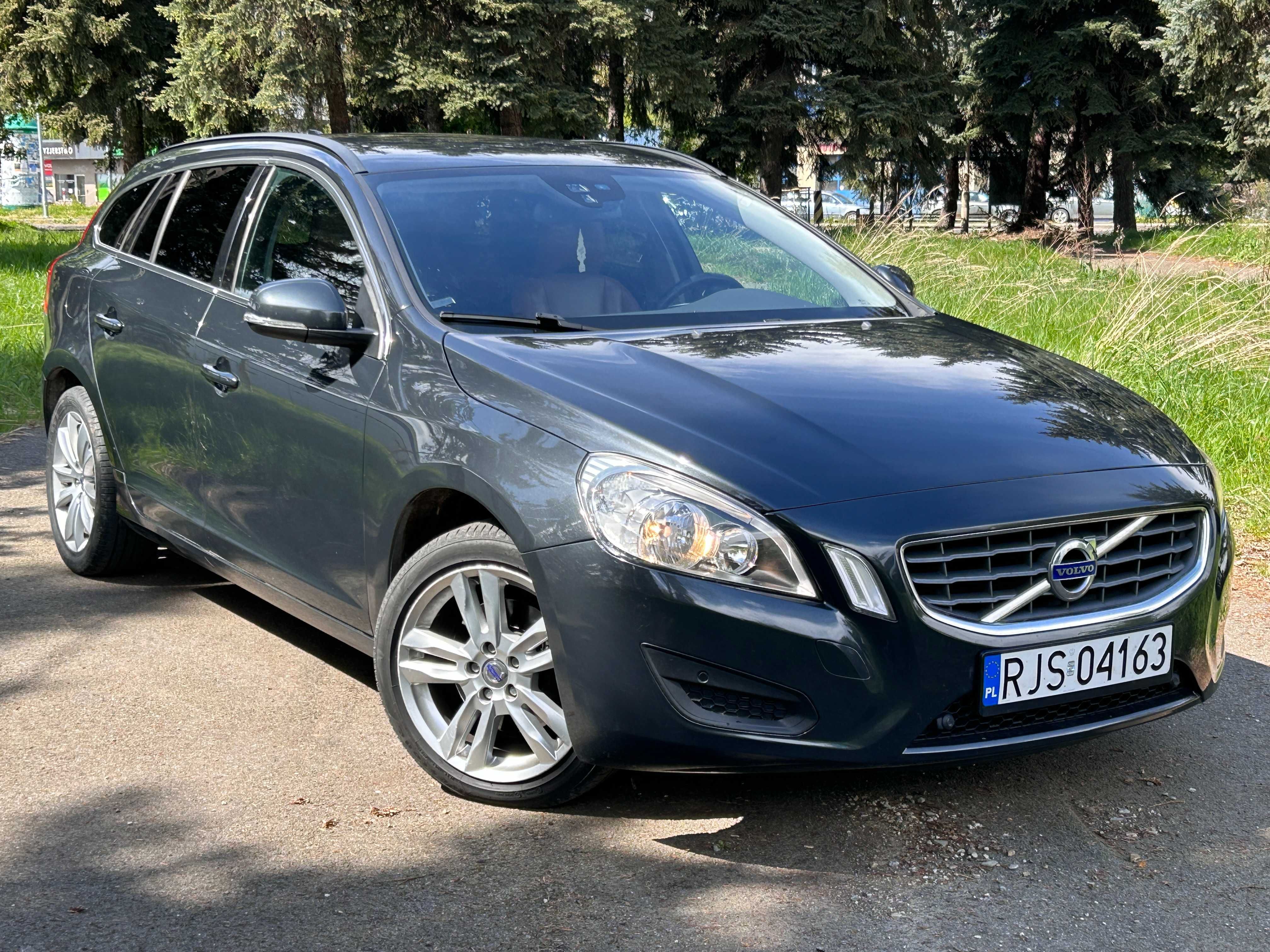 Volvo V60*Automat*5 Cylindrów*Skóra*Nawigacja*Czujniki Parkowania*