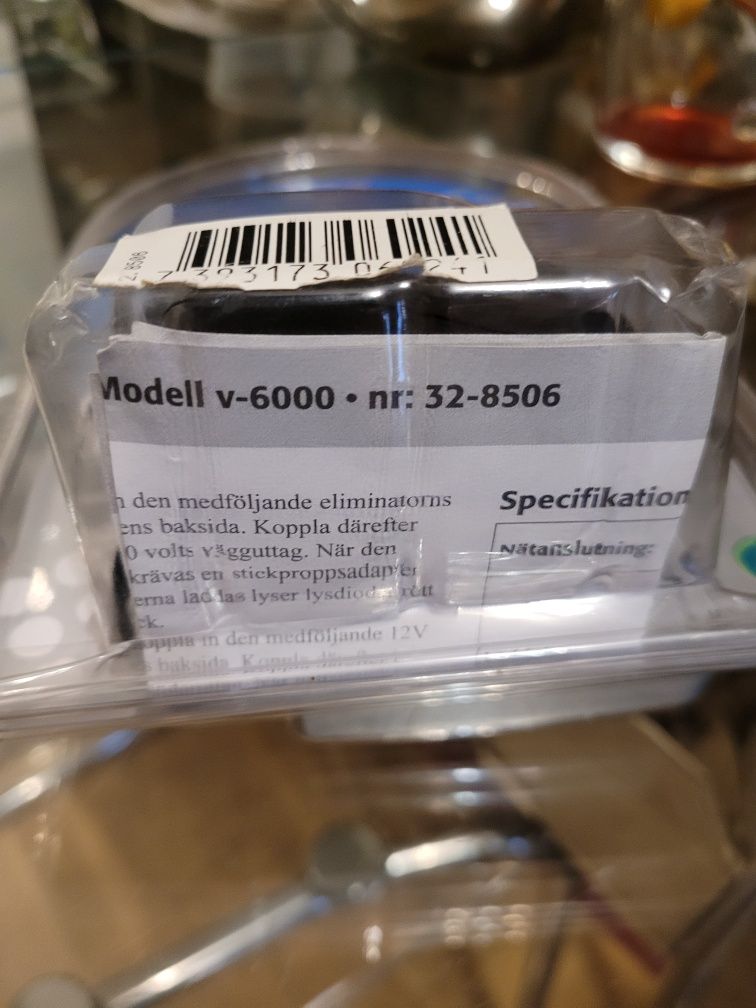 Ładowarka do akumulatorków AAA i AA 240V i do auta