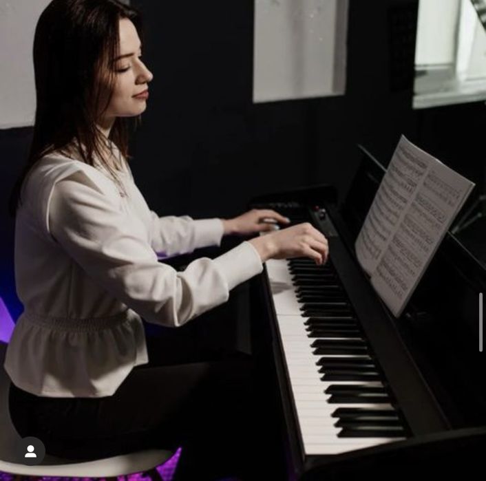 Репетитор гри на фортепіано, викладач з фортепіано