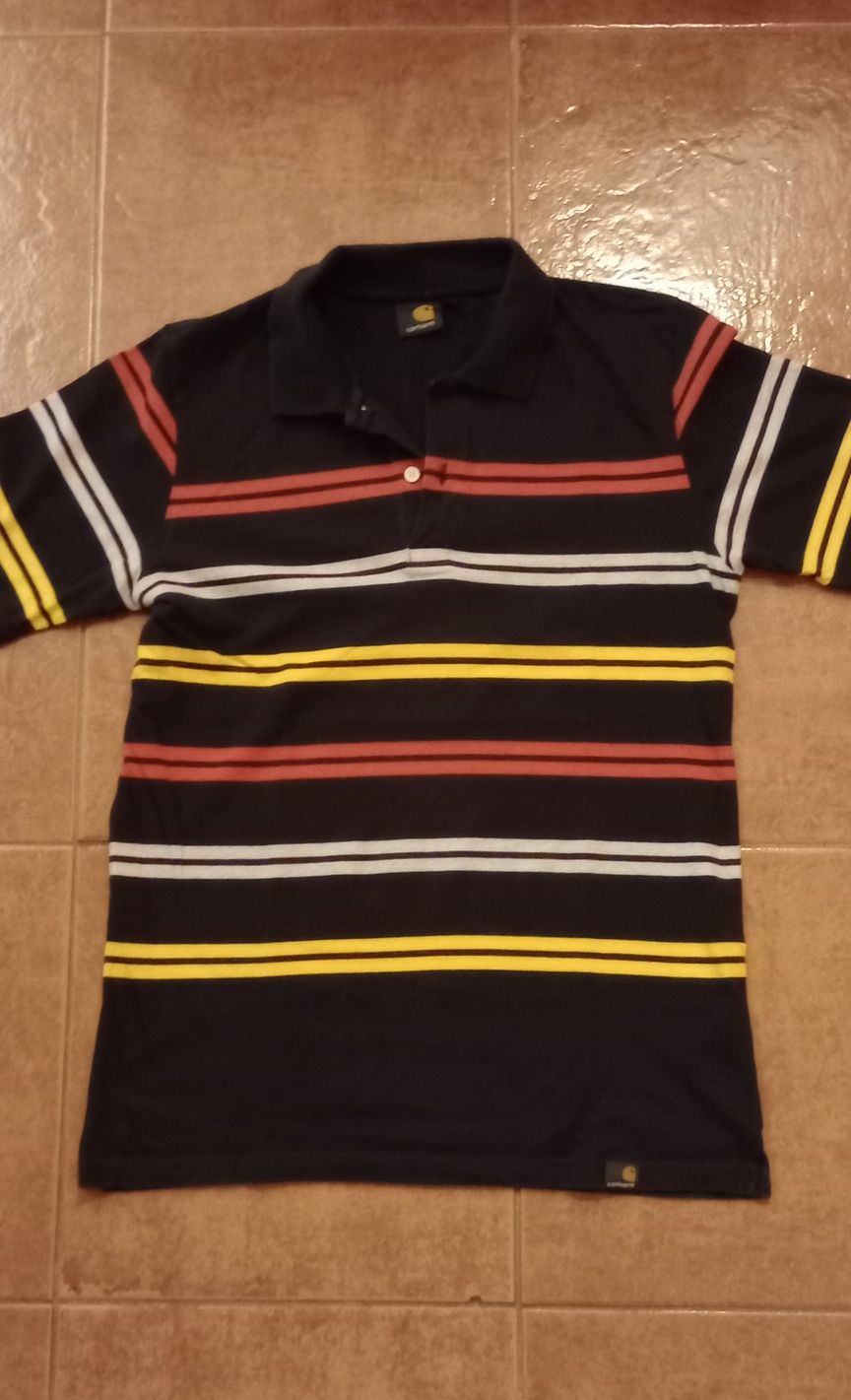 Lote 3 polos , 2 da Fred Perry um da Carhartt