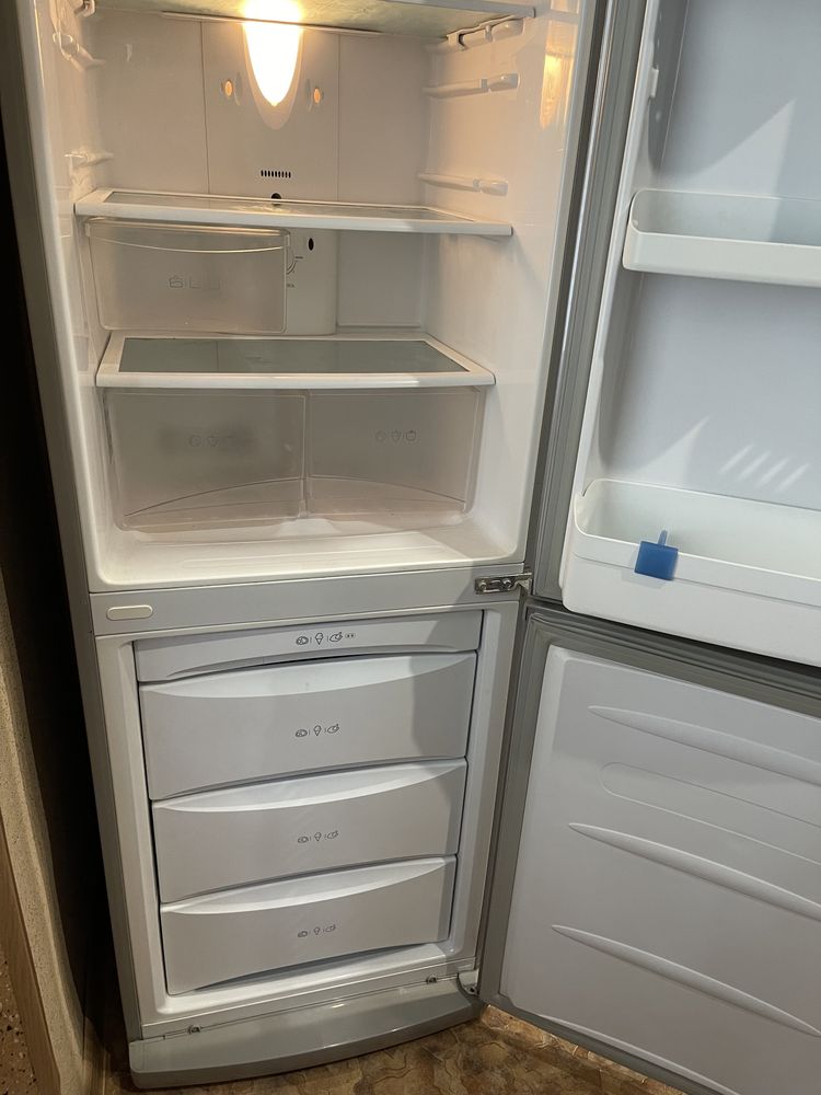 Холодильник LG GR-389SQF Терміново. Можлива доставка
