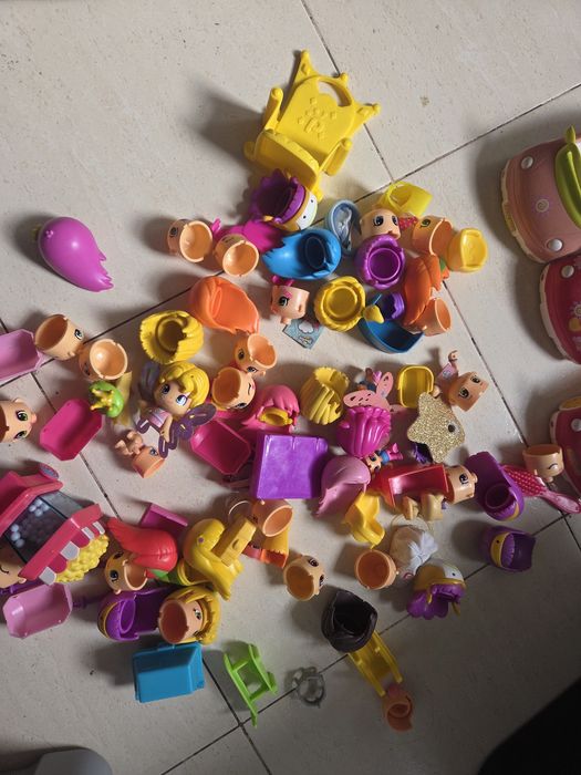 Varios bonecos da piny pon