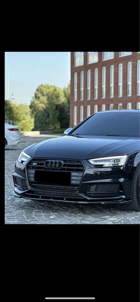 Решітка Audi a4 b9 s4 sline a4 69