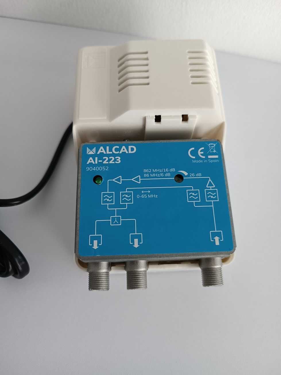Amplificador de Interior 2 saídas CATV Alcad 26DB(NOS E NOWO)