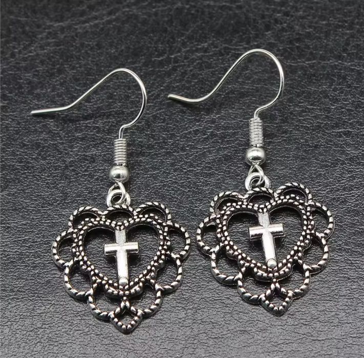 Сережки coquette, gothic