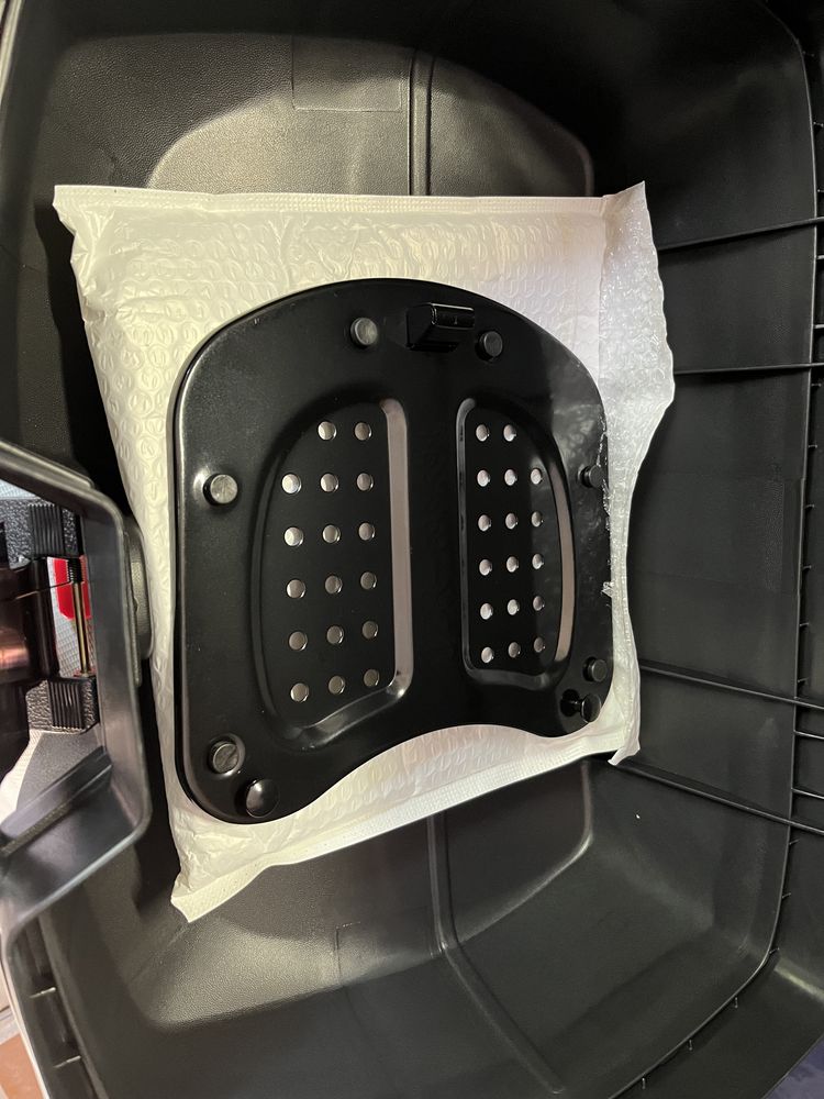 Ящик Helmet Box центральный кофр 50л