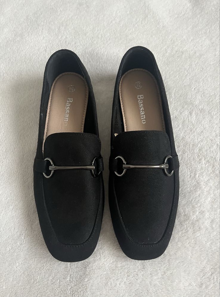 Czarne loafersy CCC
